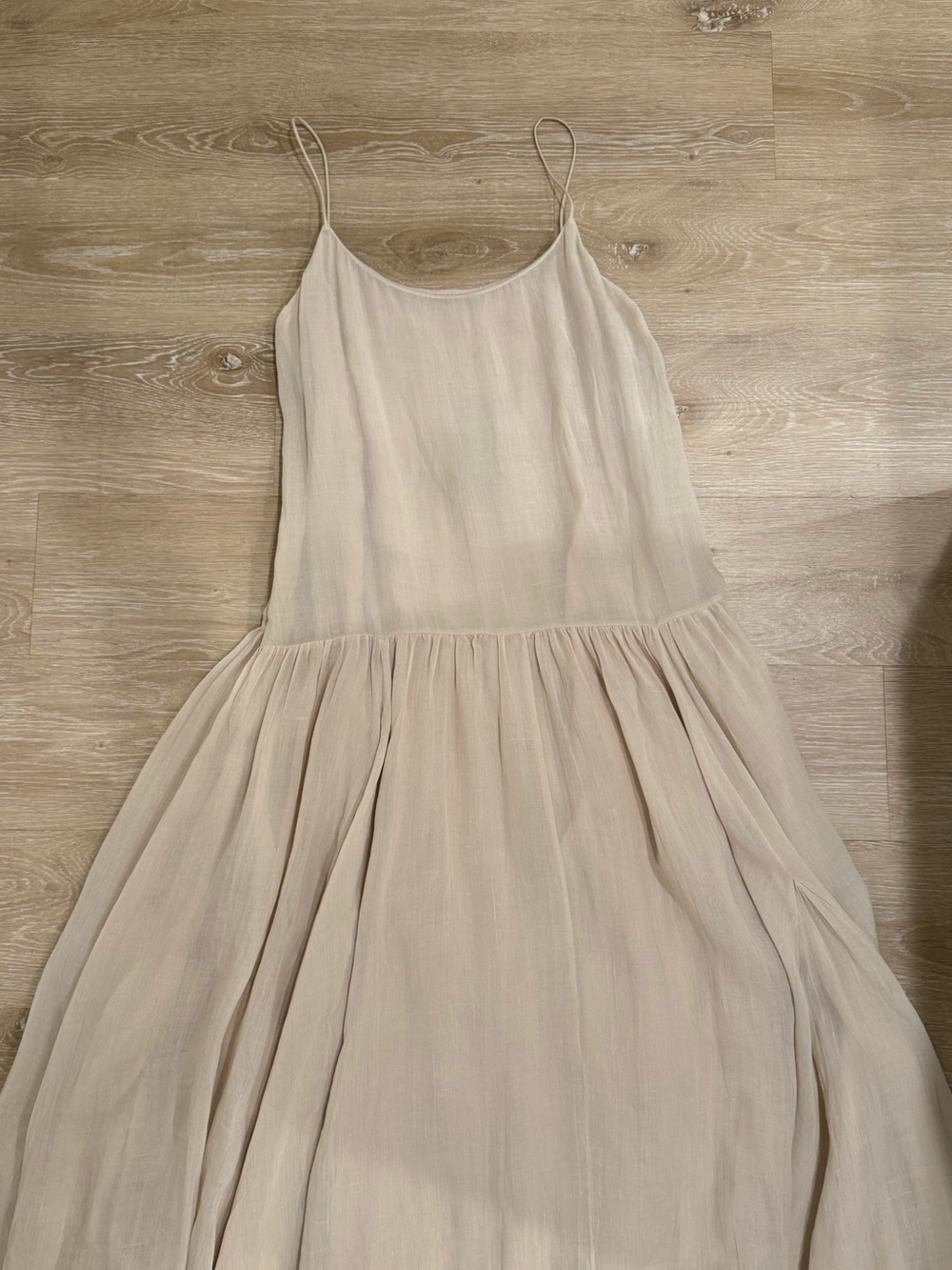 Massimo Dutti Flowing Midi Dress with Pleated Detail - Picture 4 of 5